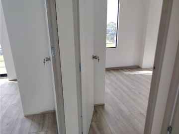 Vendo lindo apartamento en Torres de Serenguetti El Rosal