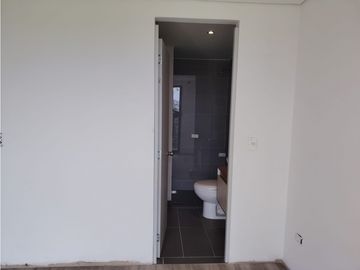 Vendo lindo apartamento en Torres de Serenguetti El Rosal