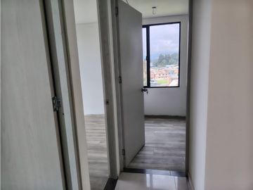 Vendo lindo apartamento en Torres de Serenguetti El Rosal