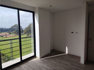 Vendo lindo apartamento en Torres de Serenguetti El Rosal