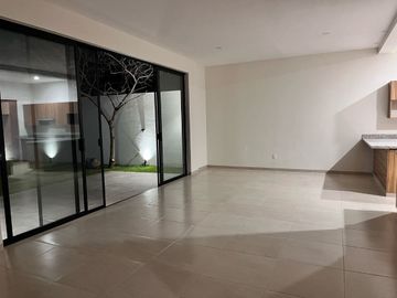 Casa en Fraccionamiento en Lomas de Tetela Cuernavaca - ROQ-1247-Fr