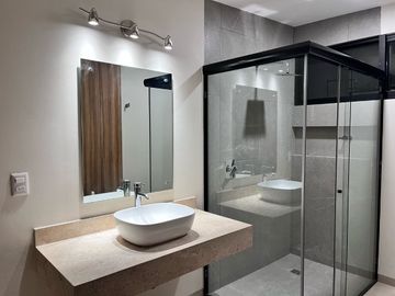 Casa en Fraccionamiento en Lomas de Tetela Cuernavaca - ROQ-1247-Fr