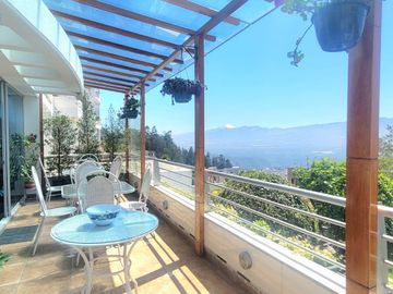 Venta Departamento Dúplex con amplio Patio, Urb. Sierra del Moral
