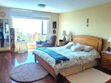Venta Departamento Dúplex con amplio Patio, Urb. Sierra del Moral
