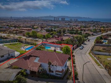 Casa con gran espacio e impresionante vista en Peñuelas