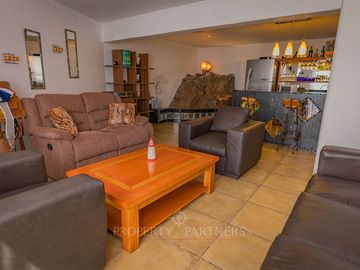 Casa con gran espacio e impresionante vista en Peñuelas