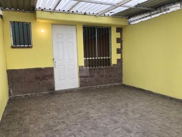 Casa en Venta en Toluca, ubicada  en colonia  Villas Santa Maria (Galaxia)