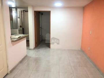 Casa en Venta en Toluca, ubicada  en colonia  Villas Santa Maria (Galaxia)