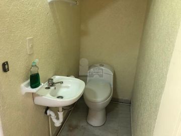 Casa en Venta en Toluca, ubicada  en colonia  Villas Santa Maria (Galaxia)