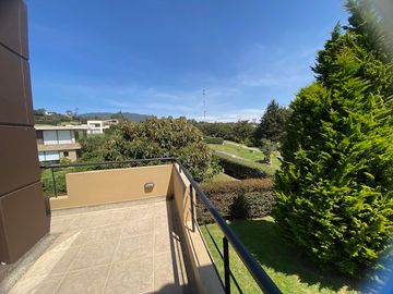 En Renta hermosa Casa en conjunto cerrado Casa de Campo, La Calera