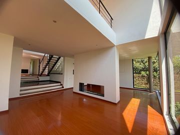 En Renta hermosa Casa en conjunto cerrado Casa de Campo, La Calera