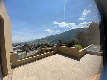 En Renta hermosa Casa en conjunto cerrado Casa de Campo, La Calera