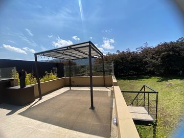 En Renta hermosa Casa en conjunto cerrado Casa de Campo, La Calera