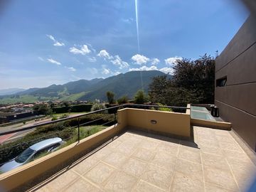 En Renta hermosa Casa en conjunto cerrado Casa de Campo, La Calera
