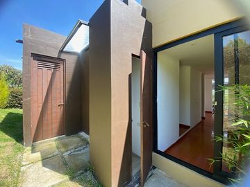 En Renta hermosa Casa en conjunto cerrado Casa de Campo, La Calera