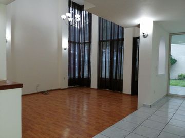 Casa Dentro de Coto Bugambilias Primera Sección