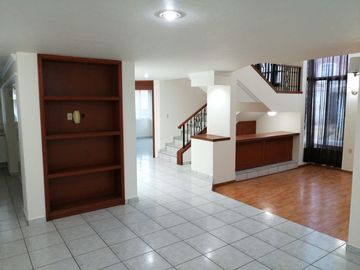 Casa Dentro de Coto Bugambilias Primera Sección