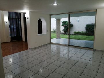 Casa Dentro de Coto Bugambilias Primera Sección