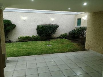 Casa Dentro de Coto Bugambilias Primera Sección