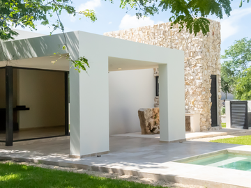 CASA EN  VENTA EN  PRIVADA DE LUJO EN DZIDZILCHE