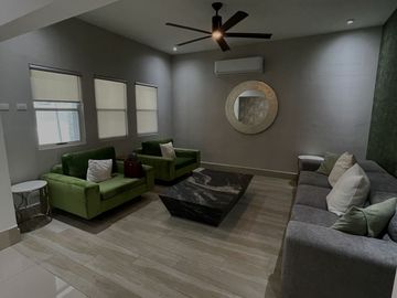 CASA EN VENTA AMUEBLADA Y EQUIPADA EN CUMBRES ELITE 7 SECTOR - MTY, NL