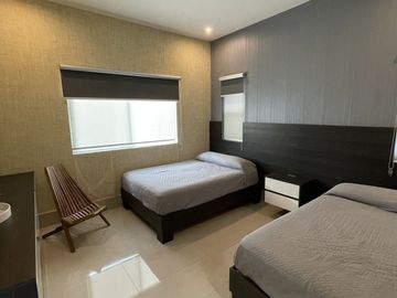 CASA EN VENTA AMUEBLADA Y EQUIPADA EN CUMBRES ELITE 7 SECTOR - MTY, NL