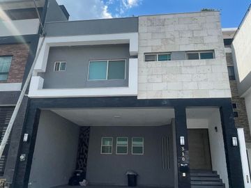 CASA EN VENTA AMUEBLADA Y EQUIPADA EN CUMBRES ELITE 7 SECTOR - MTY, NL