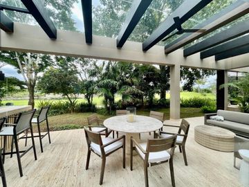 Venta de residencia personalizable en privada Amanhá, Yucatán Country Club