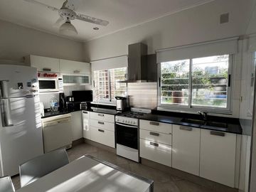 Casa de 3 dormitorios - Venta