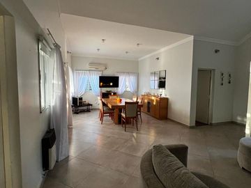 Casa de 3 dormitorios - Venta