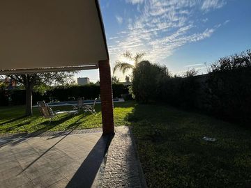 Casa de 3 dormitorios - Venta