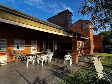 Casa de 3 dormitorios - Venta