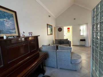 Casa de 3 dormitorios - Venta