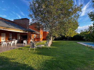 Casa de 3 dormitorios - Venta