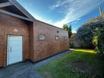 Casa de 3 dormitorios - Venta