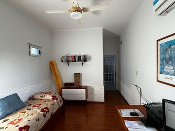 Casa de 3 dormitorios - Venta