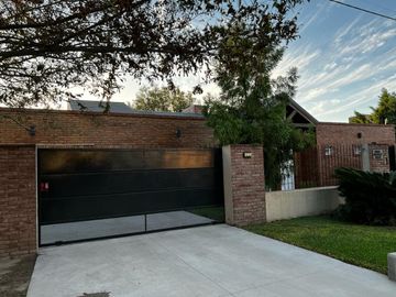 Casa de 3 dormitorios - Venta