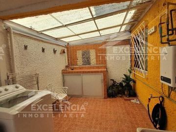CASA DUPLEX EN VENTA PLANTA BAJA MARIANO MICHELENA ATRÁS DE LA PEPSI