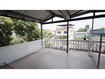 Casa rentera en Cdla. Simón Bolívar