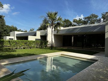 Casa en Venta en Residencial Valenia, Playa del Carmen, Riviera Maya
