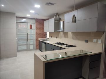 SE VENDE AMPLIA CASA EN VILLA CAMPESTRE