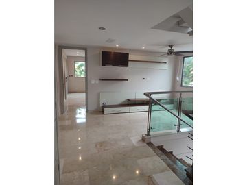 SE VENDE AMPLIA CASA EN VILLA CAMPESTRE