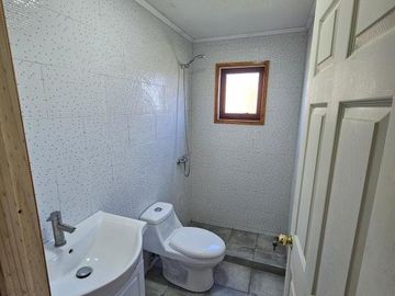 REBAJADA , HERMOSA CASA NUEVA EN EL CENTRO DE PINTO