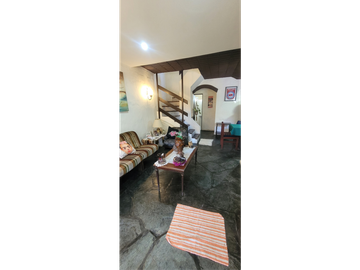 Excelente Triplex en Zona Duplex a la venta