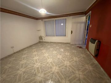 Oportunidad casa en barrio Jardín Luzuriaga!!
