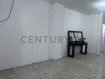 Venta Casa Rentera de Oportunidad en Sauces 6