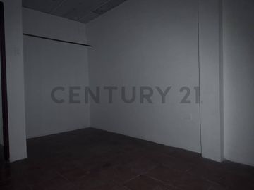 Venta Casa Rentera de Oportunidad en Sauces 6