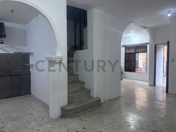 Venta Casa Rentera de Oportunidad en Sauces 6