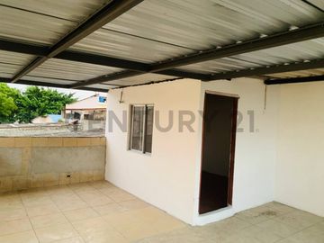 Venta Casa Rentera de Oportunidad en Sauces 6