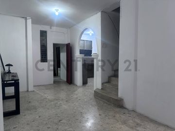 Venta Casa Rentera de Oportunidad en Sauces 6